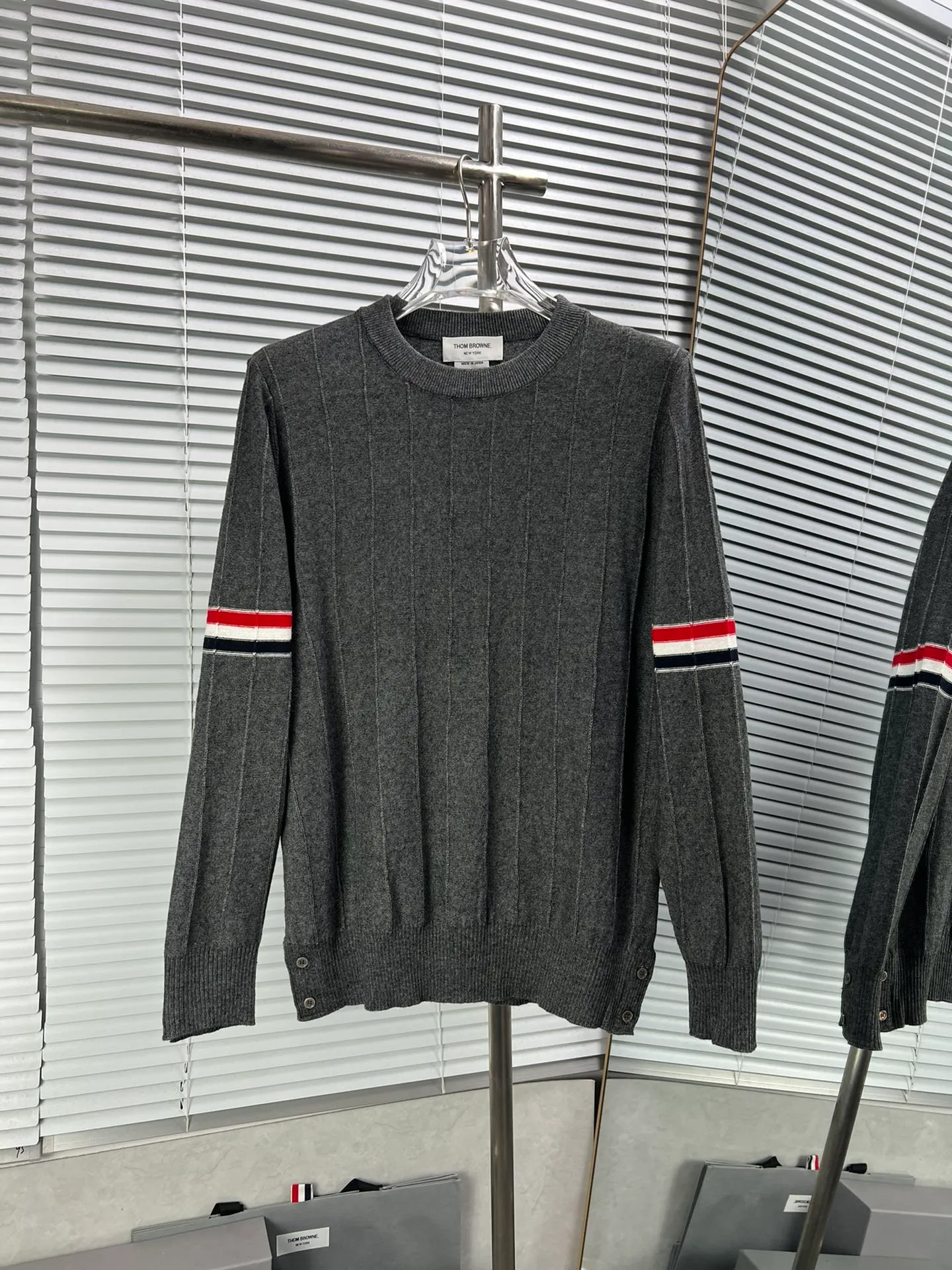 THOM BROWNENew Arrival 24/FW 12 . . Breathable ， 。 ：White Dark Gray Navy Blue Sizes：1.2.3.4.